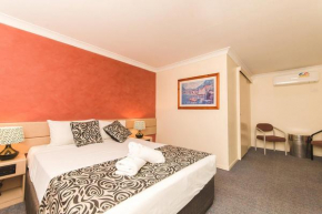 Отель Albert Court Motel  Рокхемптон
